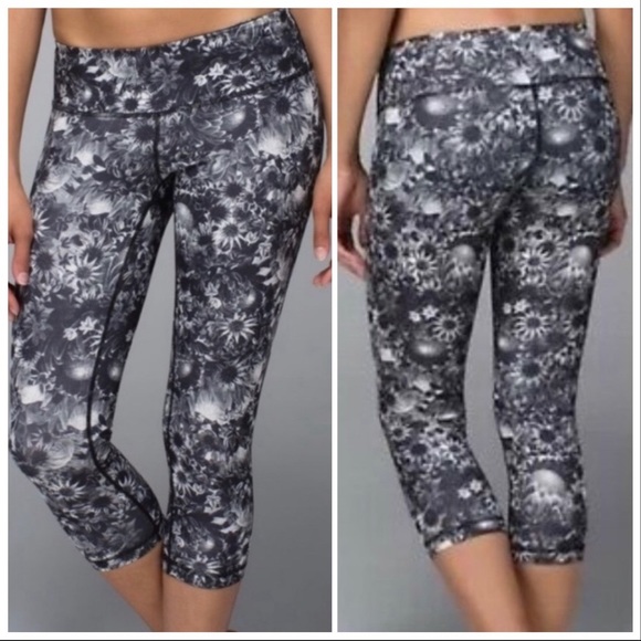 Lululemon black floral crop leggings - Picture 1 of 10